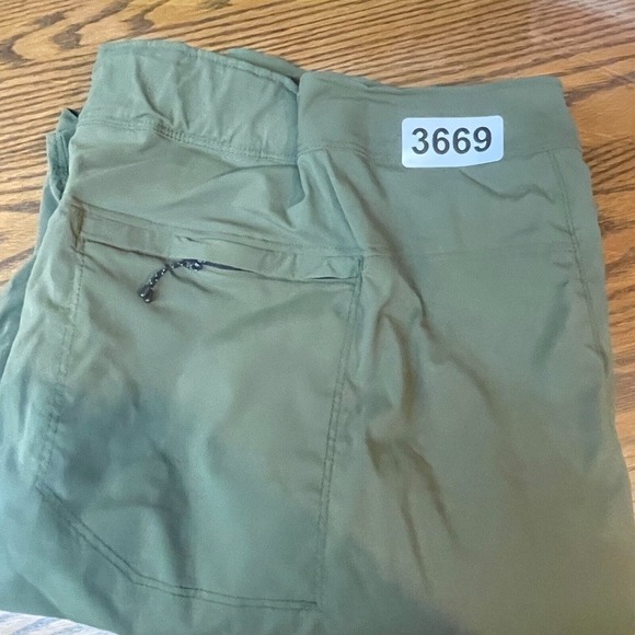 REI Shorts Mens Extra Large Green Hiking Outdoor Performance Nylon Cargo Fishing - Picture 13 of 13